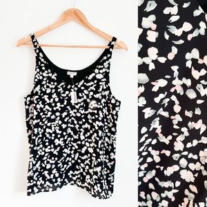 • NWT! • Reitmans flower petals print blouse Sz. M